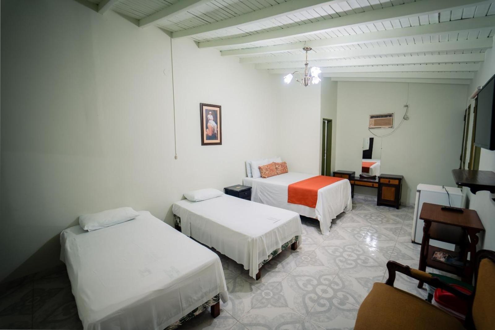 Hosteria De La Plaza Menor Santa Fe de Antioquia Exterior photo