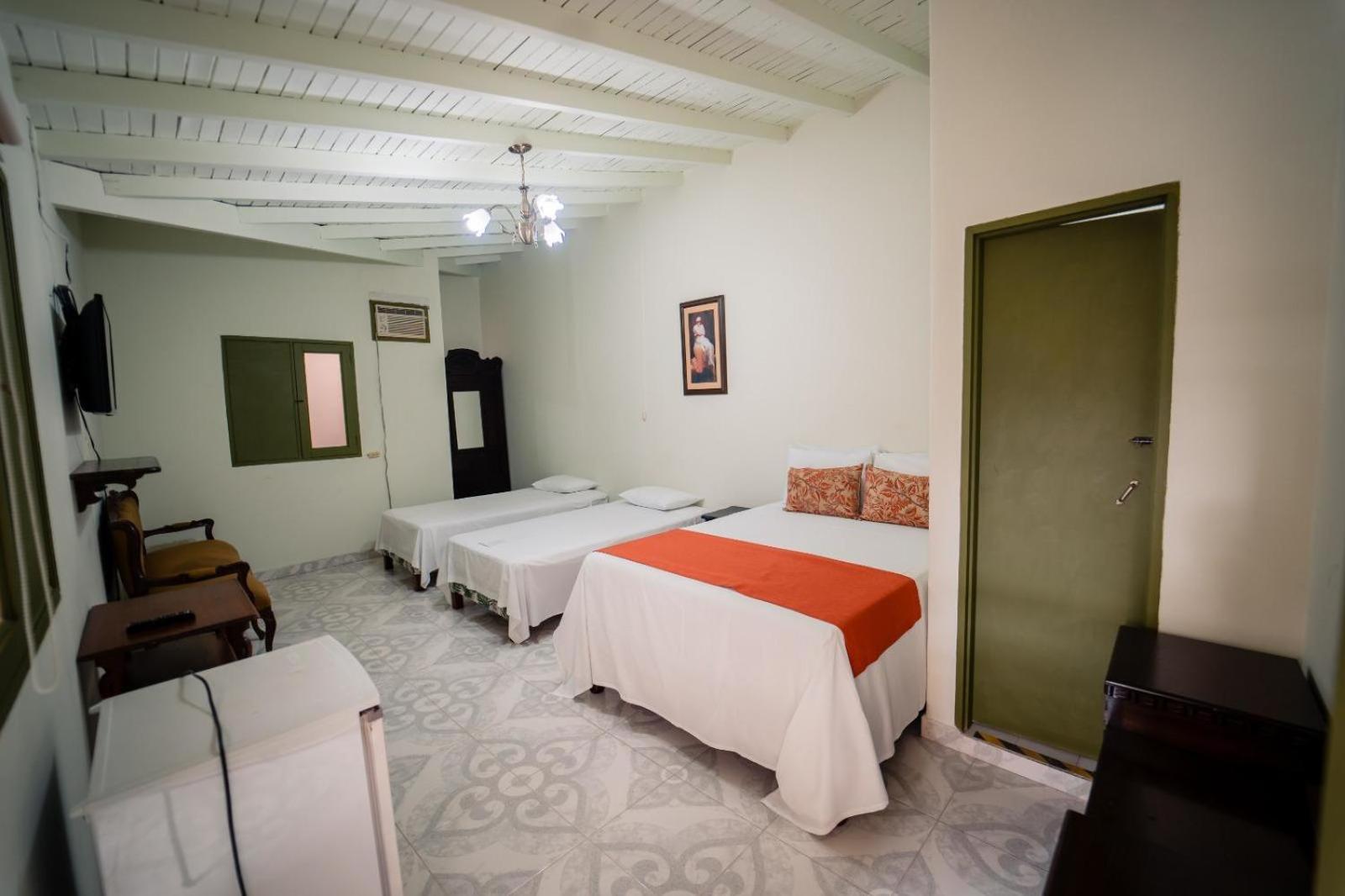 Hosteria De La Plaza Menor Santa Fe de Antioquia Exterior photo